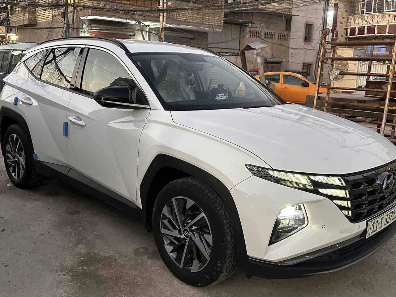 توسان 2024 خليجي فول رقم بغداد عدا البنوراما ماشية 22  
مكفولة عام عدا بارد حيل صغير بلصندوق مأشر عليه 
مواصفات 
تشغيل عن بعد  بصمات عدد 2 
بصمة ابواب 
رادار امامي خلفي 
الداخل ابيض المرغوب 
اتو هولد 
مري شفط 
اشاير بلمري 
ويل كب 18 
قيادة 3 انظمة ايكو نورمل سبورت 
شحن لا سلكي 
شاشة لمس 
تدعم ابل كارابلي 
كشنات مخمل 
هند ابريك دكمة 
مانع انزلاق 
تبريد خلفي 
بردات خلفية 
الكراسي كهرباء 
اضاءة مع لفة الاستيرن 

السيارة جديدة عل وضع الشركة 
للاستفسار *********** اتصل وتدلل
