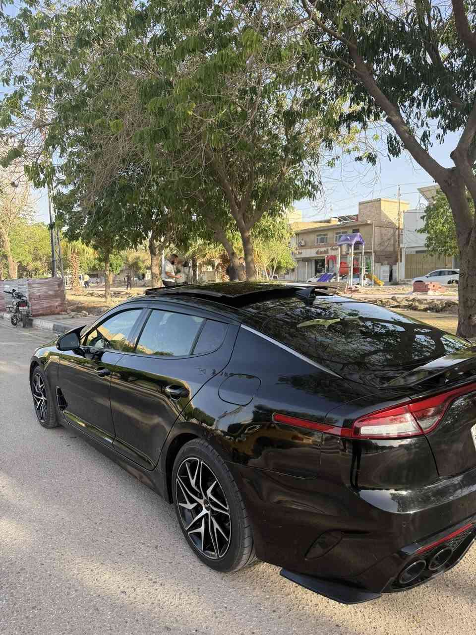 بيع او مراوس 
السعر ١٧٨

🚗 للبيع – كيا ستينجر 2023 فول مواصفات  

🔹 الموديل: 2023 (آخر إصدار)  
🔹 الفئة: GT-Line فل كامل  

🔹 المحرك: 2.5 تيربو – 4 سلندر  
🔹 القوة: حوالي 300 حصان  
🔹 الرقم: بغداد  
🔹 الموقع: كربلاء المقدسة  

✨ المواصفات:  
✔ سقف بانوراما  
✔ بصمة أبواب + تشغيل بصمة  
✔ تبريد ثنائي (دبل زون)  
✔ نظام Auto Hold  
✔ مرايا شفط + شاير  
✔ نظام ترحيب (إضاءة الأبواب + شاشات)  
✔ مقاعد جلد (حضن) كهرباء + تدفئة  
✔ كاميرا خلفية + حساسات  
✔ حساس أمطار  
✔ شاشة كبيرة  
✔ رادار أمامي وخلفي  
✔ شاحن لاسلكي  
رادار جانبي
تشغيل عن بعد
سايد بريد بصمة
خمس انضمة قيادة
حساسات خلفيه 
كشنات كهرباء السايق +الصدر
شاشه كبيره ابل كار بلي +اندرويد اوتو
ويل ١٨ +فجوج برمبو
سبايدر خلفي ابو اللد وي السكن والبريك
✔ نظام صوتي Harman Kardon – 15 سماعة  
كير at ٨سرعات

🛠 الحالة:  
✔ مكفولة (محرك + كير)  
- باب الراكب ربع صبغ  
- بنيد مصبوغ  
صدر امامي خلفي جديد
تبريد ثلج قطعتين 
📞
تعديل في الشاصي فقط بدون كص او لحيم


**إذا كنت صاحب هذا الإعلان وتريد حذفه لأي سبب، رجاءا أرسل رسالة إلى الدعم الفني**