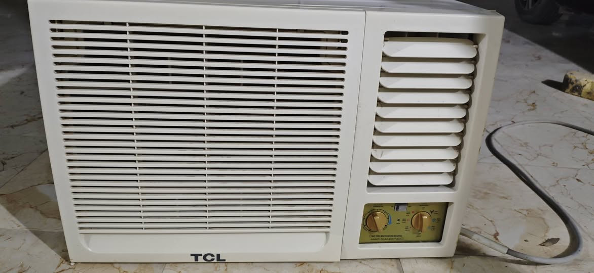 مكيف TCL للبيع مشروط نضيف جدا
السعر ٢٢٥ وبي مجال مكانة غماس ***********
