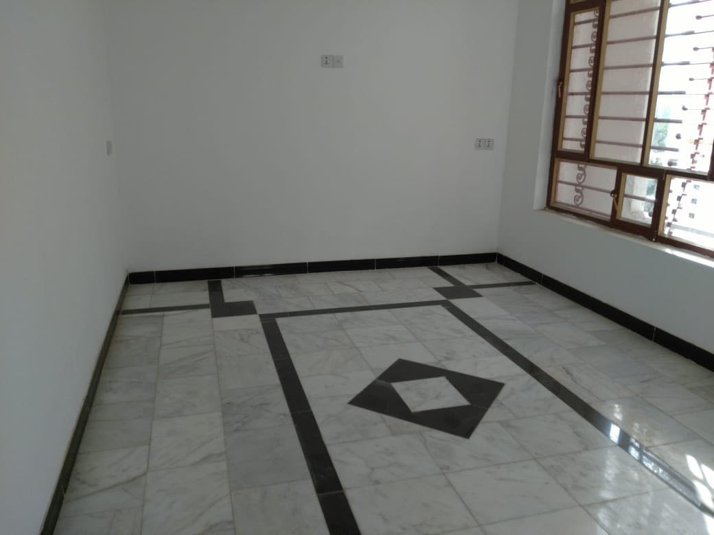 سلام عليكم
شقة للبيع 🏠
طابق 2
مساحة : 120 متر
الواجهة : 12 متر
نزال : 10 متر

تحتوي على : غرفتين نوم + استقبال + حمام داخلي و خارجي + مطبخ

📍العنوان : حي الجامعة قرب مدينة الالعاب جوي لاند او قرب جامع نجمة

💵السعر : وقابل للتفاوض  ( تفضل خاص )

ملاحظة : التعامل مع صاحب الدار مباشر .

📢للأعلان عن عقارك أبدأ بمراسلتنا
للتواصل والأستفسار
زيارتنا على قناتنا التليجرام ( @hamid_city )
او على الواتساب ( *********** )
