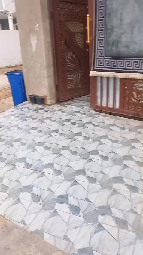 من رخصه مدير الكروب  لبيع بيت زراعي سند 25. حي الزهراء قطع علي سريح بيت سبراميكماء كهرباء مجاري علبزل بيت ماثث وكانل بوب شبابيك رافعات بوب داخليه وخارجيه. باب حوش سلايت حديقه بلباب كراج سياره. بيت نظيف بناء حديث قاطين بس ممكمل قاط ثاني بيت حلو مرتب. قرب متوسطه. خدمات تبليط. بيت كامل  حديقه مقابل بيت. منطقه وفرع كلش حلو   مساحته 200 لو 240. درج محجر ستاره بيتونه بيت جاهز سعره 75 وبي مجال لطيبن خوان مكلف بنشر.  لحد يراسلني هاذ رقم صاحب.بيت   خابره وفتهم منه ‏‪***********‬‏. هاذ رقمه بي واتساب
