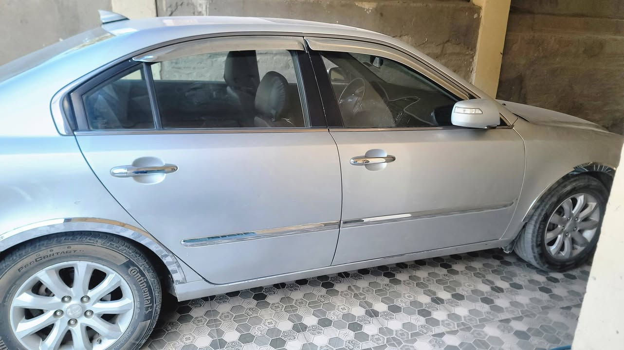 السلام عليكم 
سيارة للبيع (بدون مراوس)
المواصفات :-
نوع سيارة :كيا أوبتيما 
سنه صنع :2008
رقم سيارة ديالى (ب اسمي)
المحرك :أربعة سلندر (دوش)
المري جانبيه :كهرباء 
اللون:- رصاصي فضي (سلفر)
الضرر:-تبديل (چاملغ سكن +دعاميه اماميه )
للاستفسار :-
الاتصال (***********)
المراسلة على تلگرام (***********)
