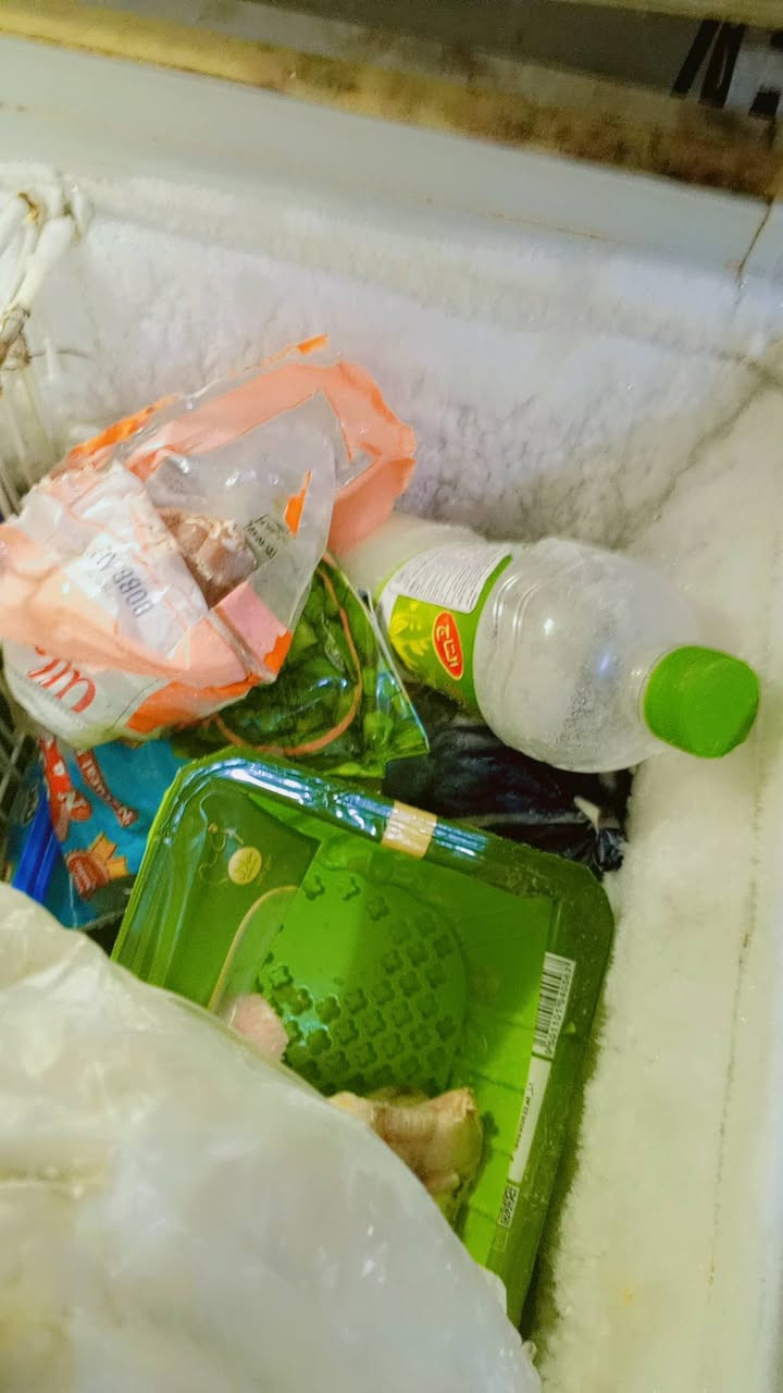 مجمده شرط التجميد شوفت عينك سعرها200كاونتر جديد شرط شهر، مستعمل مع سنك مرمر متر ونص سعره 170تخم شرط جديد عشر مقاعد سعره 225 المكان سوق العرب مدرسه ميسلون للتواصل وااتساب اواتصل ***********
