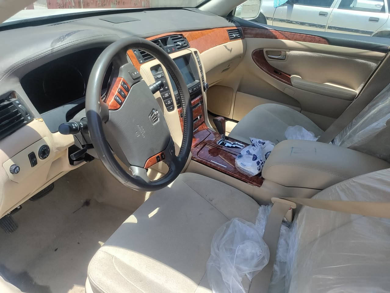 .
2005.بڕاوە،،180بچوک.بە.بچوک

سێ دوگمە وپەردە

***********::کەلار
