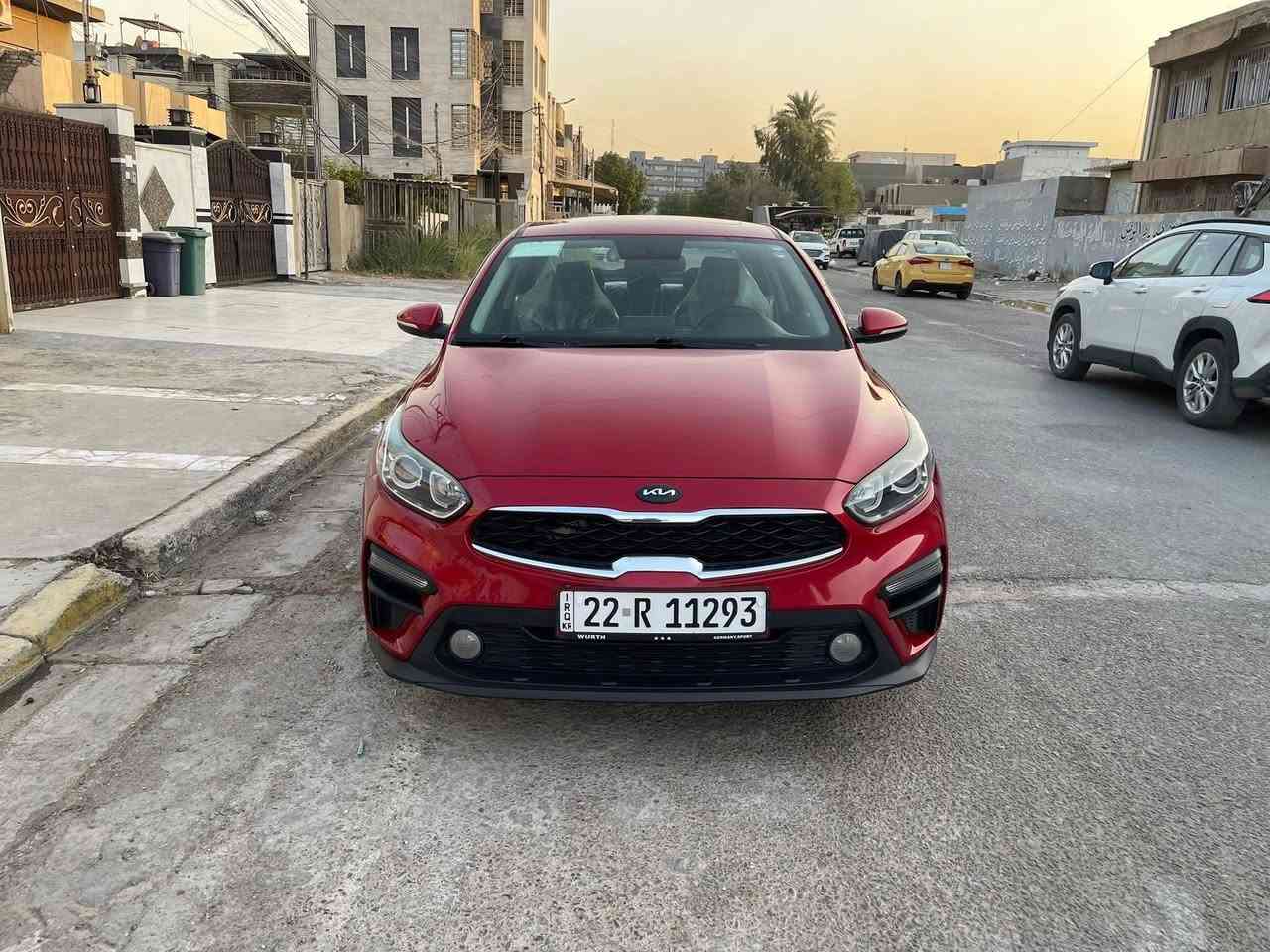 ‏سلام عليكم كيا سيرات راجو موديل 21 ماشية 75 مواصفات فول للأخير بصمة فتحة مرة شفط قطعة تبريد شاشة اصلية كاربلاي بصمة أبواب بصمة الصندوق فول للأخير مواصفات خاصة سيارة مقفولة من الصبغة ومكانها بغداد سعرها 155 رقم أربيل الجديد سنوية جديدة وهذا جديدة
***********
