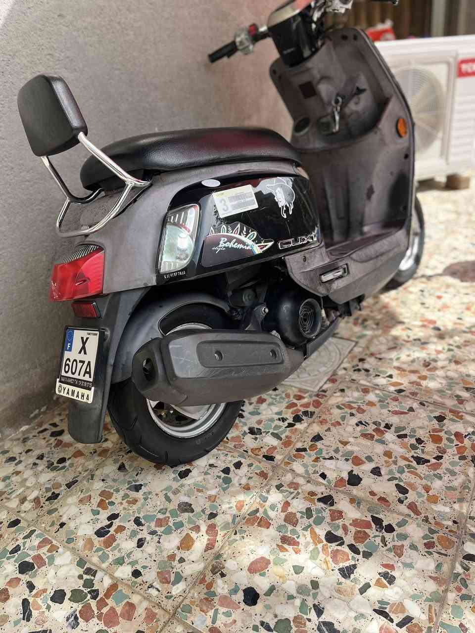 السلام عليكم 
دراجه بوليس 2011 
الدراجه مكفوله كفاله عامه 
مختمه من الطول لطول وختم واحد ويا المكينه 
بيها منضومه زنون قويه كلش تخم تاير جديد
سعر مليون وخمسين وبيها مجال 
***********
