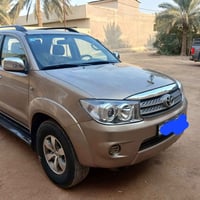 تويوتا فورتشنر موديل 2006 محرك 6 رقم بغداد دولي بيها صبغ حزام جماليه ا...