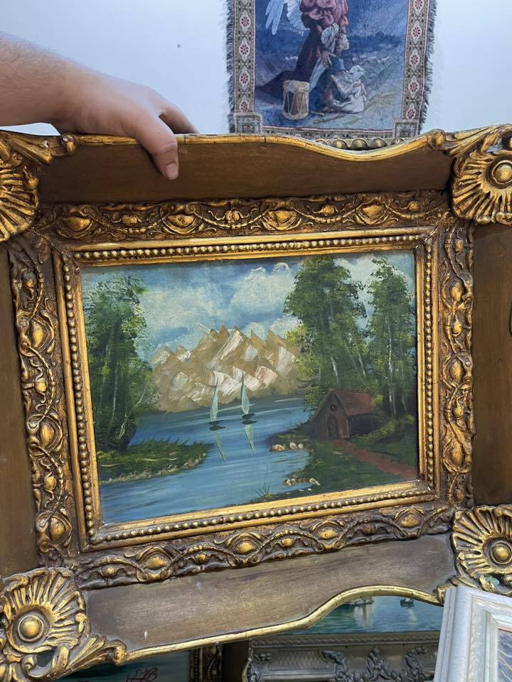 لوحات كبيره وصغيره للبيع كلمن وسعرها ع خاص الاسعار توصيل متوفر


**إذا كنت صاحب هذا الإعلان وتريد حذفه لأي سبب، رجاءا أرسل رسالة إلى الدعم الفني**