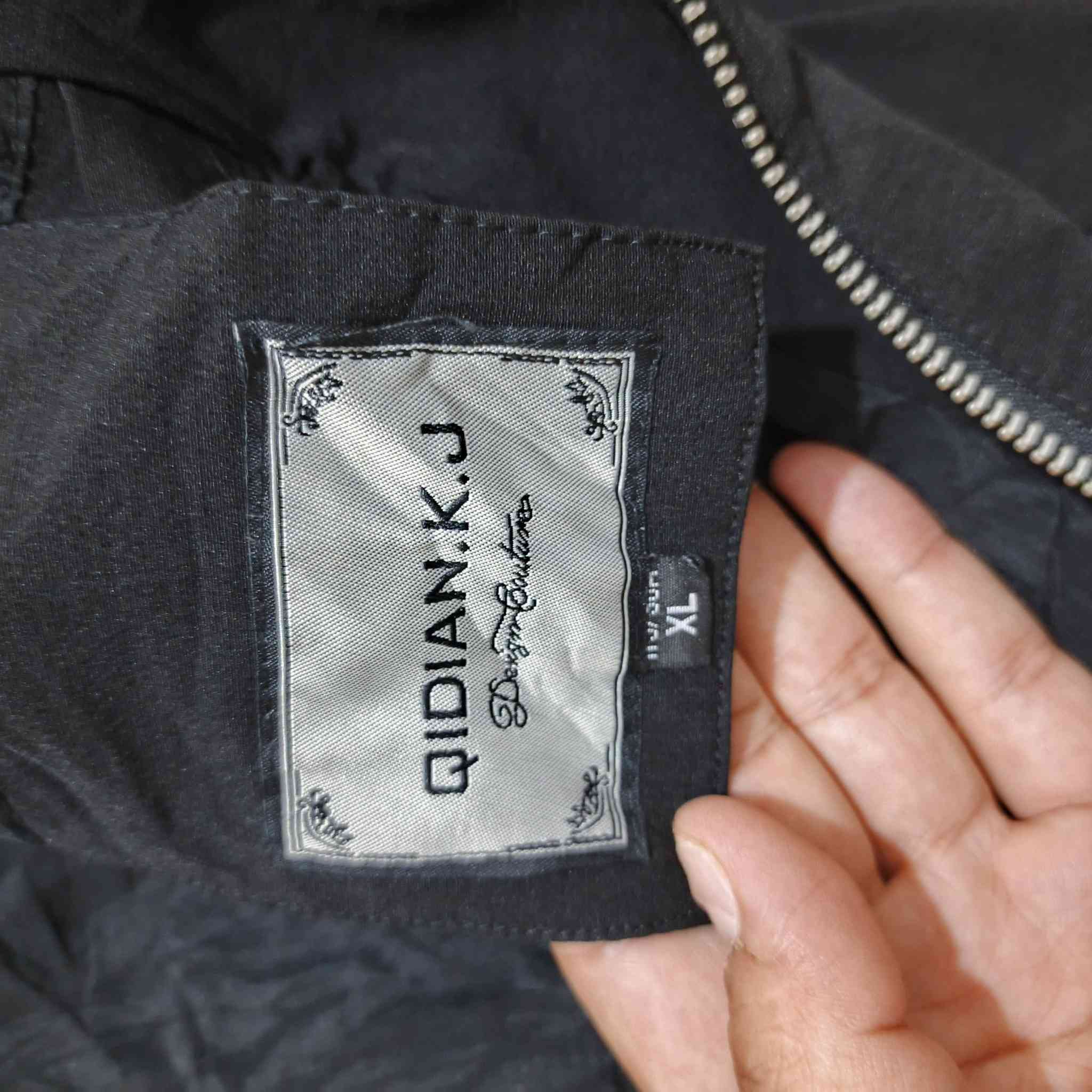 متوفر قطعتين سويتر قياس L سعره 8 الف
قمصله قياس XL  قالب صغير سعره 15 الف 
يوجد توصيل جميع محافظات 3 الف


**إذا كنت صاحب هذا الإعلان وتريد حذفه لأي سبب، رجاءا أرسل رسالة إلى الدعم الفني**