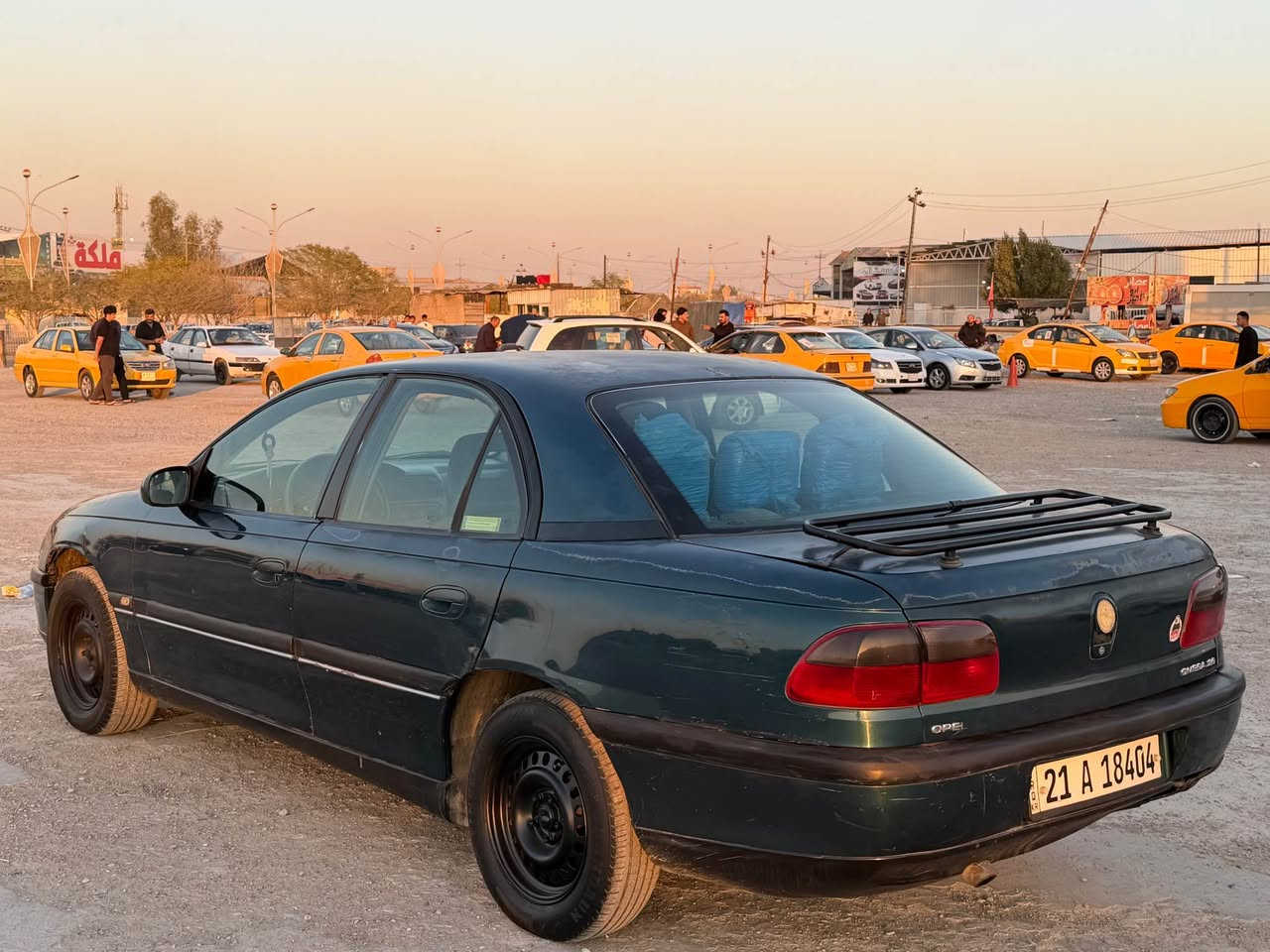 اوبل اوميكه 
موديل1998
رقم سليمانيه جديد سنويه لل نهايه 27
محرك 20 فل المرغوب
كير اوتو  
صدر جديد اكسل جديد
سياره بلادي ما بيها ضربه كفاله عامه 
كهربائياتها شغاله كلها 
لايتات زنون نهار 
جام اوتو 
بيها بطاقه بانزين 
بسمنه سياره شرط تحويل 
سعر 40
للستفسار 
*********** كركوك, العراق
