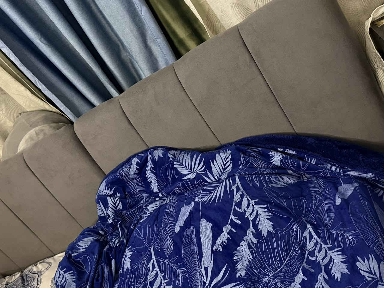 ٢ سرير للبيع مكاني زيونه
نظيف وراقيه مابيها


**إذا كنت صاحب هذا الإعلان وتريد حذفه لأي سبب، رجاءا أرسل رسالة إلى الدعم الفني**