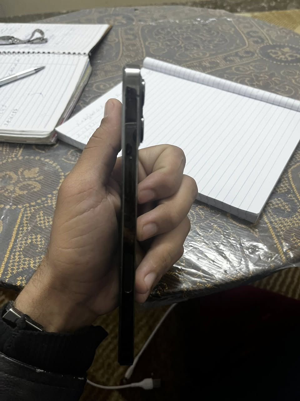 السلام عليكم للبيع آيفون 12برو ماكس
جهاز كله نورمال ما مستبدل بي ولا قطعه 
ذاكره 128
دبل سيم
بطاريا مرفوعه ؟جانت 85فتحت لجهاز رفعت لبطاريا 
كله نورمال جهاز مكفول من كلشي فقط كأمره 2.5بيها رتجاج ب5الف تتصلح 
سعر 425
مكاني موصل جانب اليمن حي 17تموز 
تواصل خاص أو تصال عل ارقام 
***********
***********
