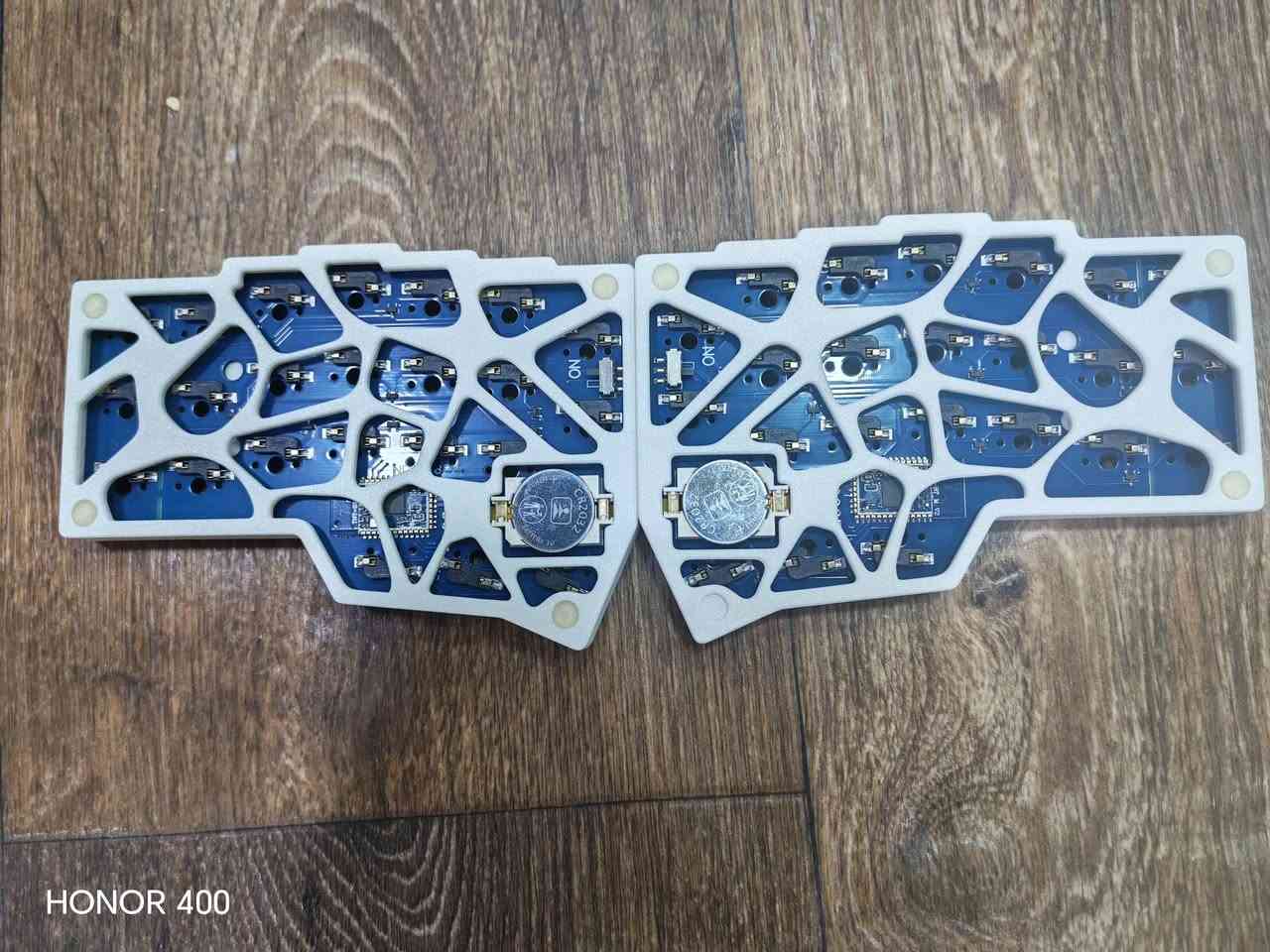 قطعتين بهاذه الشكل منو تفيده


**إذا كنت صاحب هذا الإعلان وتريد حذفه لأي سبب، رجاءا أرسل رسالة إلى الدعم الفني**