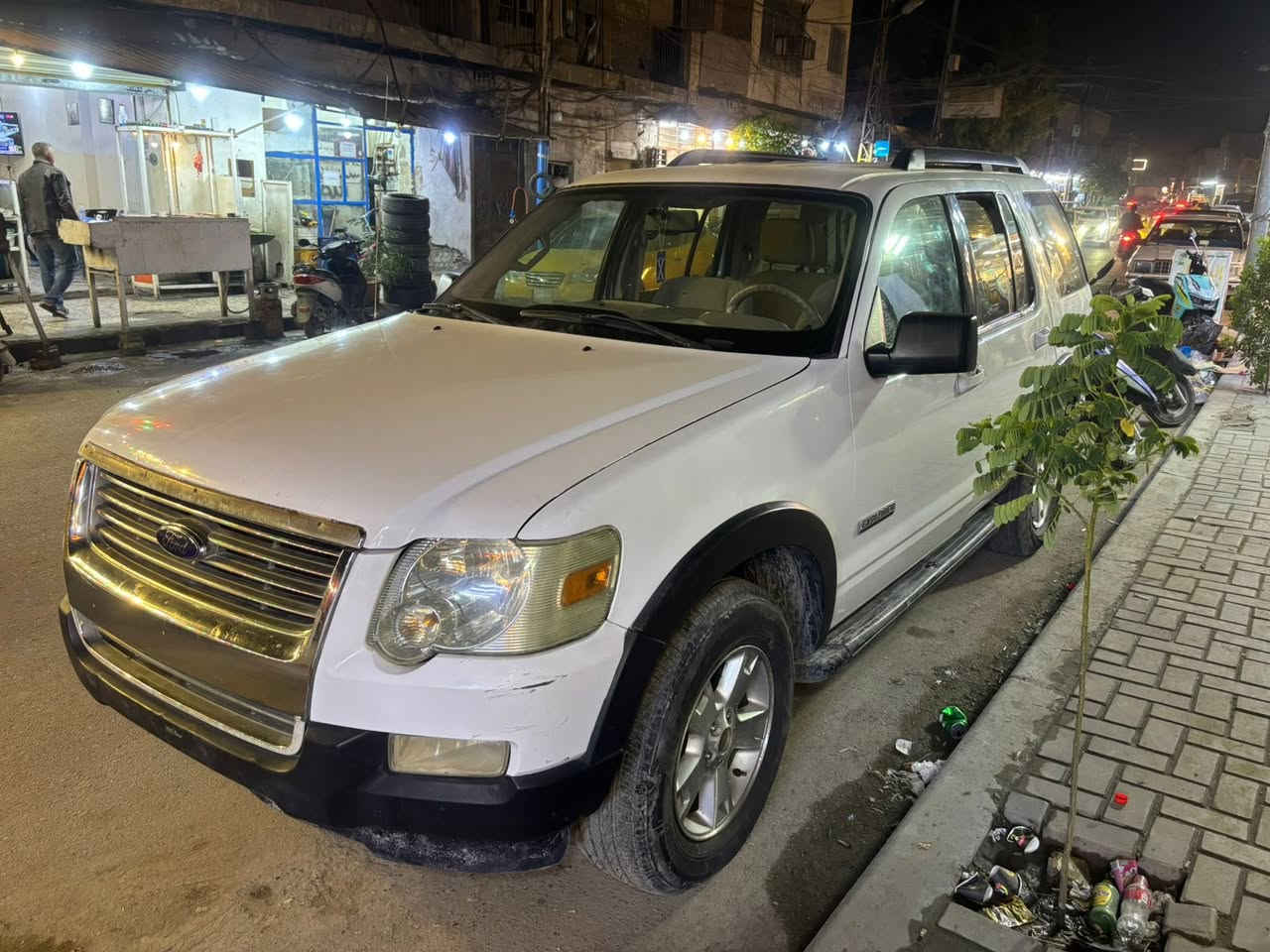 يا الله يوجد نيسان باترول 2008 الداخليه
فورت اكسبلور 2007 
شوفر ابيكا 2008 
بيكم لوف 2004
نضيفه وشغالات وبسعار مناسبه المكان بغداد الكريعات ***********
