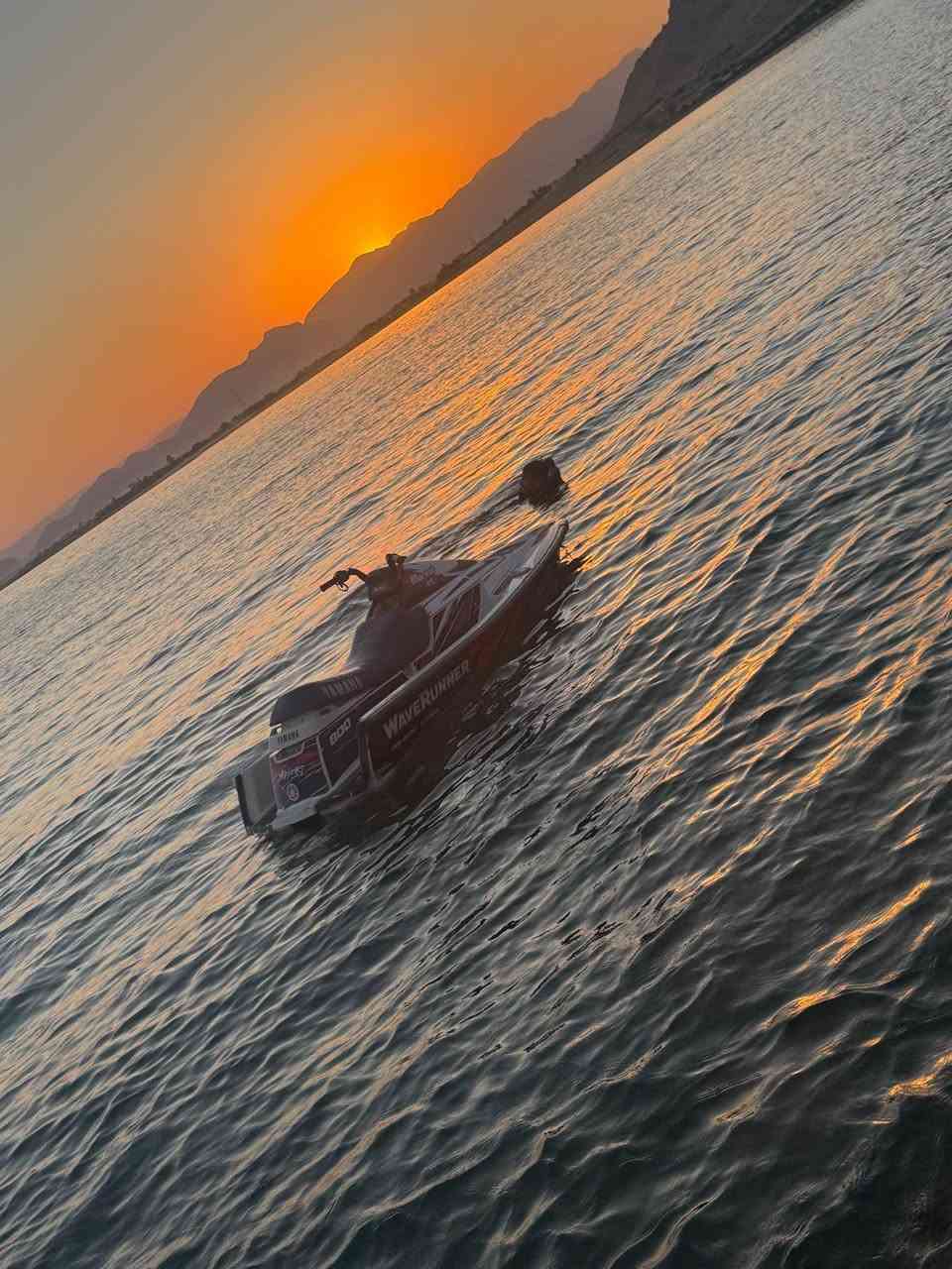 سحر٢٤وە رقە  جیسکی بلەمەکە زۆر خاوینە
هەمو شتیکی جایزە 
بەشەرتی یەک تانکی بەزین ئەی فرۆشم
شکاوی و بۆیاخ نیە
حارەبانەی بیلادی لەگەلە

سـعـر ٢٤وە رقە 📥 

هیچ کێشەیەکی تێدا نییە 

ژمارەی خاوەنەکەی 
شوین رانیە
***********
*********** رانية, السليمانية
