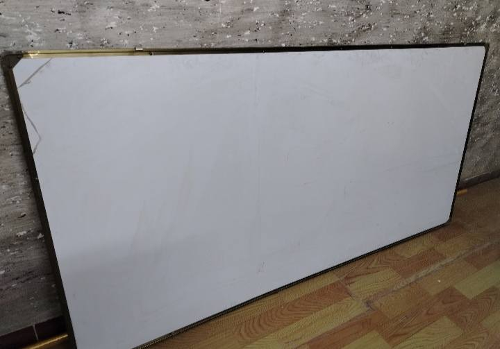 ( ميز مكتبي ب ٥٠ / سبورة كبيرة ب ٤٠ /مبردة مروحة ب٥٠)  مستعملات.


**إذا كنت صاحب هذا الإعلان وتريد حذفه لأي سبب، رجاءا أرسل رسالة إلى الدعم الفني**