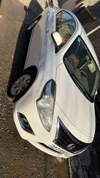 السلام عليكم 
نيسان صني موديل 2020
رقم بغداد تحويل ثاني يوم سنوية جديدة مصار شهرين من مطلعها 
ماشية 80 الف كيلو قابل للزيادة 
السيارة اربعة ويل كب 
اربعة جام كهرباء 
السيارة جاهزة كير و محرك و تبريد 
بيها مكانين بارد كلش بسيط حتى ممبين 
مكان السيارة بغداد 
الرقم 
***********
السعر 119$ و بيها مجال بسيط
