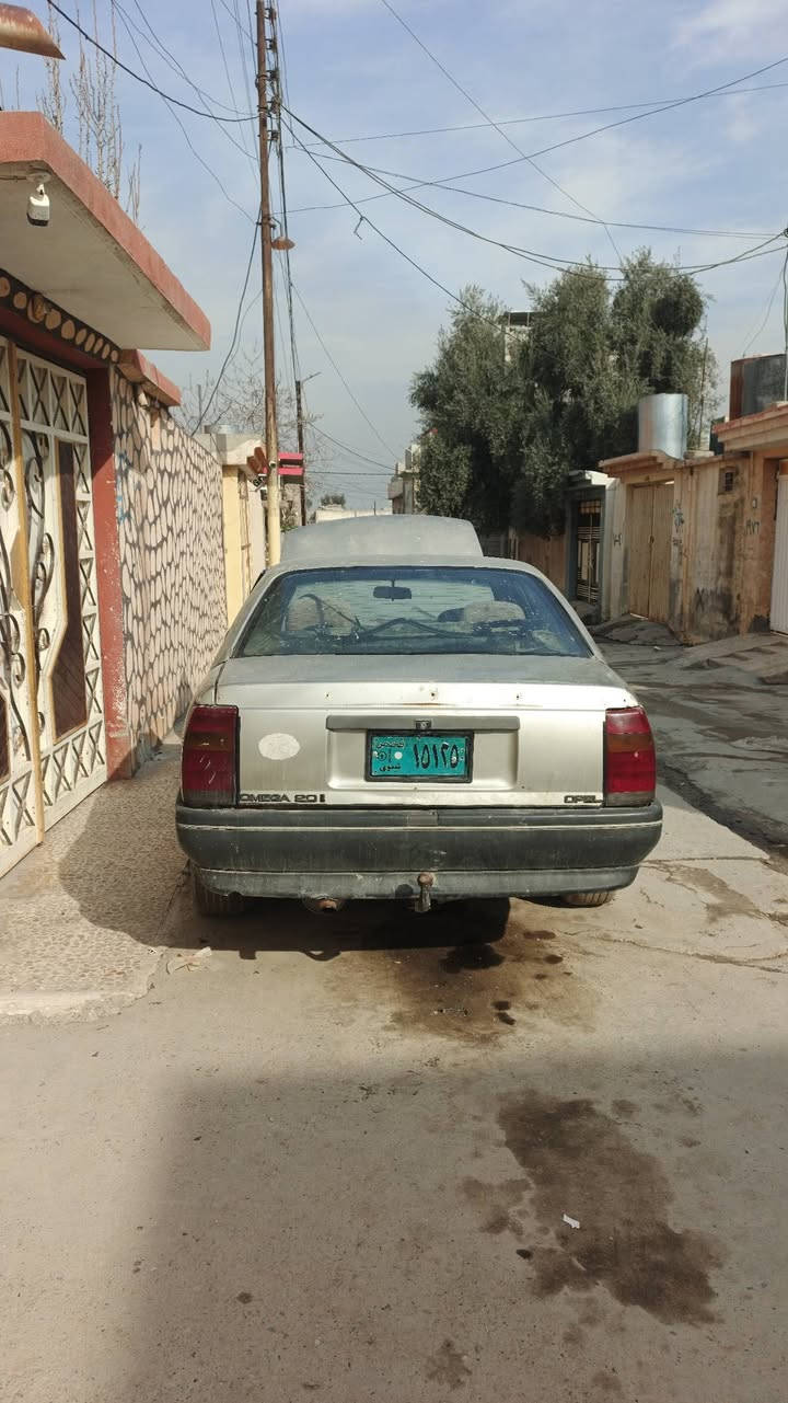 سياره اوميگا للبيع گير توماتيك كاربون بانزين بيها شرعيها موجود ويحول حجم 20        سعرها 14 ورقا 
***********
