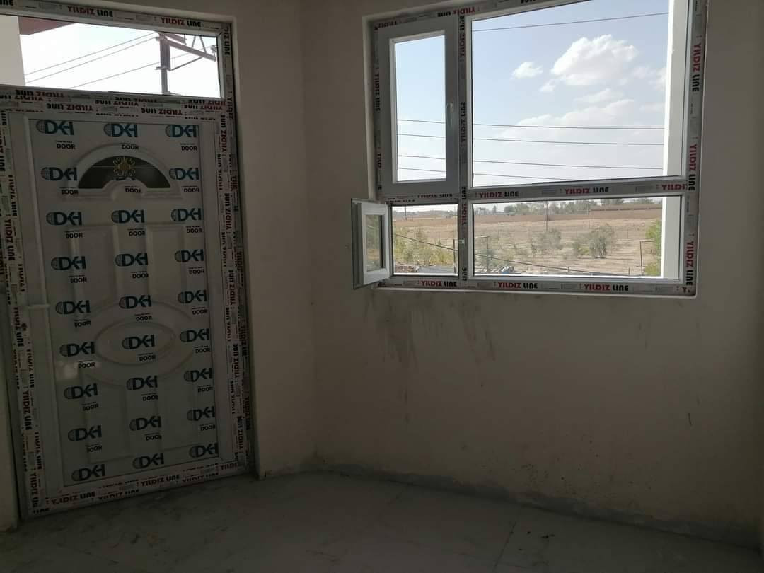 للأيجار... 
مشتمل جديد بناء حديث مساحة ١٥٠م طابق ارضي يتكون من غرفتين نوم كبيرة ومجموعة صحية واستقبال وهول ومطبخ ومناور داخلية وبالكون ومجموعة صحية خارجية وگراج مجهز بسخان ماء وتانكي كبير... يقع في القادسية حي الجامعة على شارع الغابة الرئيسي قرب مستشفى صلاح الدين ومول الاسرة وقاعة أفين... سعر الايجار فقط ٣٢٥ الف دينار @
للمعلومات الاتصال على الرقم او الواتس اب ***********
