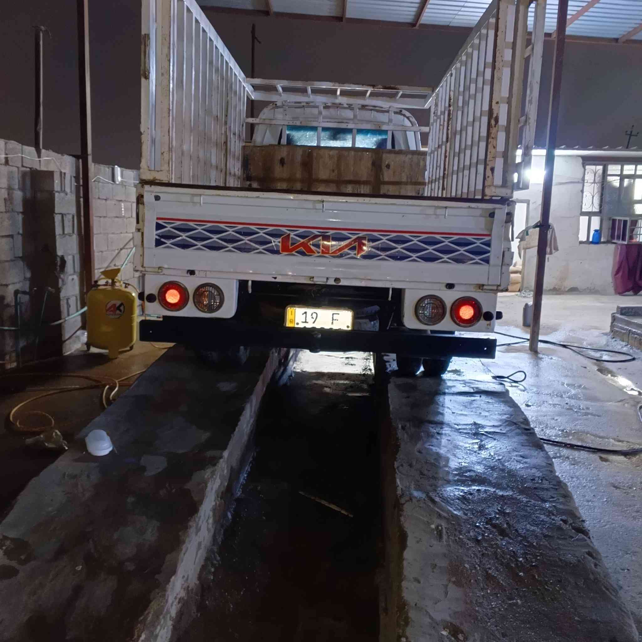 السلام عليكم كيه حمل موديل 2012سياره مكفوله بيه طخه بل بجم جوه البنيد كير وكسن ومكينه مكفولات  رقمها كربلاء نكليزي مصفره ***********/*********** شراي يتصل
