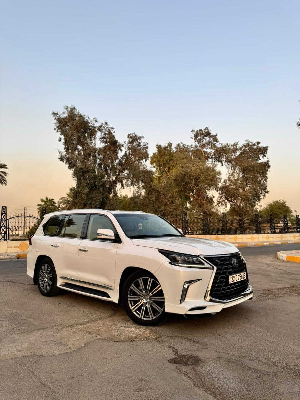 ﷽
‏‎سلام عليكم لكزز

‏LEXSES _ LX _570 _ 2016 _ brem⚡️

لكزس 2016 فول مواصفات 1/1 

رقم اربيل   بأسمي شخصياً 

‏SPORT /Sفول مواصفات محرك5700

ملاحظه( السيارة نظيفة بمعني الكلمة مكفوله كفاله عامة من الصبغ   )

 // بيها بارد بسيط جدا بمقدار ٣ اصابع الجاملغ الامامي اسفل الجاملغ بدون  _  صبغ❌وشرط   الفحص 

گير و محرك بشرط

مكفولة كفالة عامة 

ماشية 134 الف

________👇🏻المـواصـفـات 👇🏻___________ 

حساسات امامي خلفي 

كامرات 360 امامي وخلفي وجانبيات 4 كامرات 

مري شفط ونظام ترحيب 

تبريد ب الكشنات

باب خلفية كهرباء 

لايتات دبل عدسة + LED

جميع الكشنات كهرباء 🗼

زنون بلادي 🗽  جكات 

فتحة      ثلاجة 

نظام اقتصادي بانزين ECONOMY 

جلد كامل داخل لون بيجي

بلوتوث وتليفون ونضام الملاحة ☎️

ونظام تثبيت السرعة التكيفي المزود، ونظام صوت Mark Levinson مع 21 سماعة.

ومقاعد قابلة للتدفئة والتهوية

شاشات عدد 2

نظام مانع الانزلاق

نظام نزول المنحدرات 

اشارة في المرايا الجانبية

مخرج منفذ الطاقة ⚡

‏  Bluetooth / USB

بردات أبواب خلفية  

شاحن هاتف Wairlees

ستيرن كهرباء + خزن ستيرن + خزن كشنات

وبعد بيهة هواية مواصفات

🟩 السعر  المطلوب  _( 620$)💸💸   وبيها مجال                         

رقم _ ( ***********)📲📲 

تحياتي لجميع 🌹 🌸 🙏🏻

المكان بغداد الدورة
