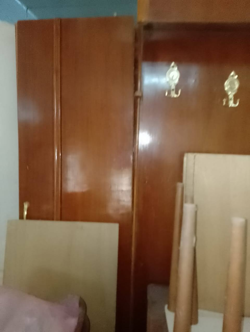 اغراض منزلية للبيع بسعر مناسب رقمي *********** مكاني بغداد شارع النضال
