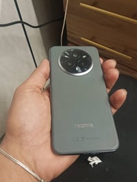 جهاز realme 14pro plus  الجهاز مستخدم شهرين فقط الجهاز محتاج واريد ابي...