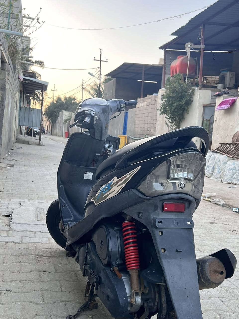 السلام عليكم دراجة ماكس عدلة مامفتوحة بوشة 49 بلاد تجي تشوف شوف عينك وتفحص كهربائيات محرك كلشي كدامك العنوان القرنة  ***********
