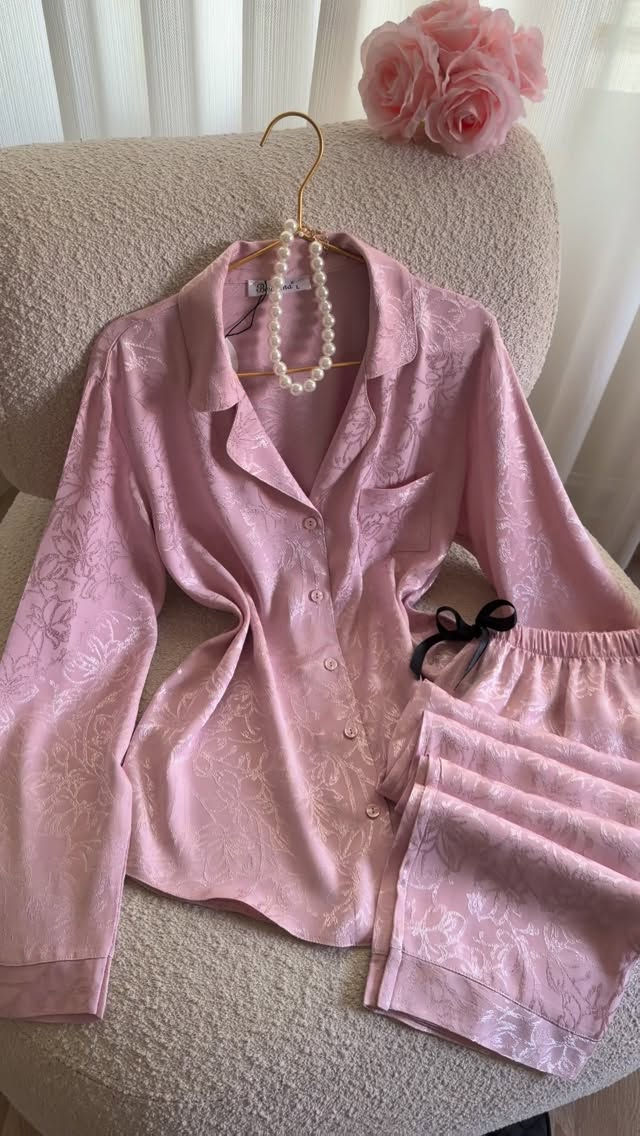 ⁨	⁨	⁨	⁨	⁨	⁨	⁨	⁨	⁨	⁨	⁨	⁨	⁨	⁨	بجامه قماش جاكار ردن طويله
السعر/٣٨
القياسات/. L. xl. xxl قالب راهي‼️⁩⁩⁩⁩⁩⁩⁩⁩⁩⁩⁩⁩⁩⁩⁩


**إذا كنت صاحب هذا الإعلان وتريد حذفه لأي سبب، رجاءا أرسل رسالة إلى الدعم الفني**