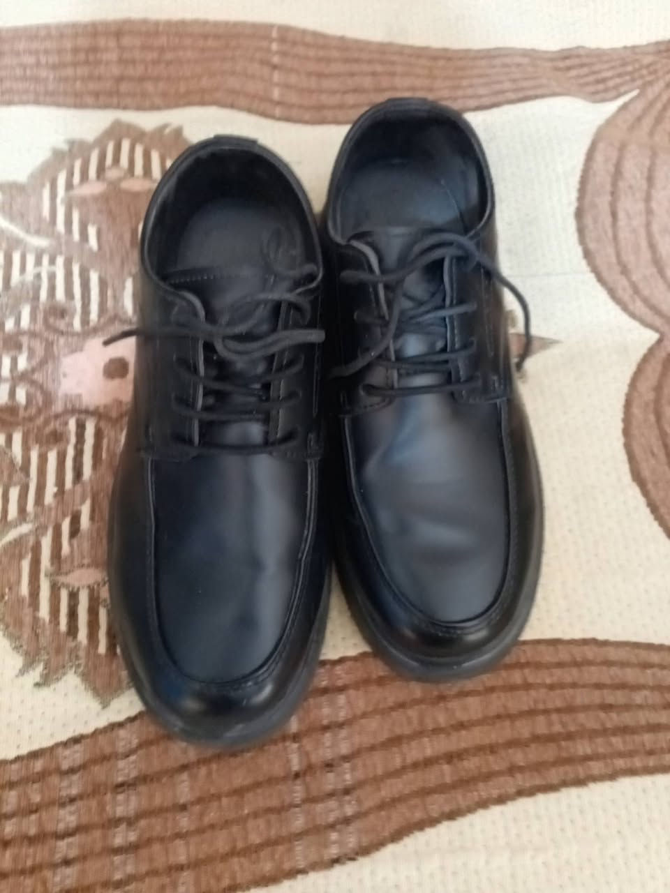 سلام عليكم هاي الشوزات الي اريد ابيعهن قياسهن 43 وواحد 44 سعرهن كلهن 35 وتوصيلهن علية داخل الناصرية فقط بس البوت اني مشتري ب35 وملبوس مرة وحدة فقط وهذا رقمي *********** فقط واتساب
