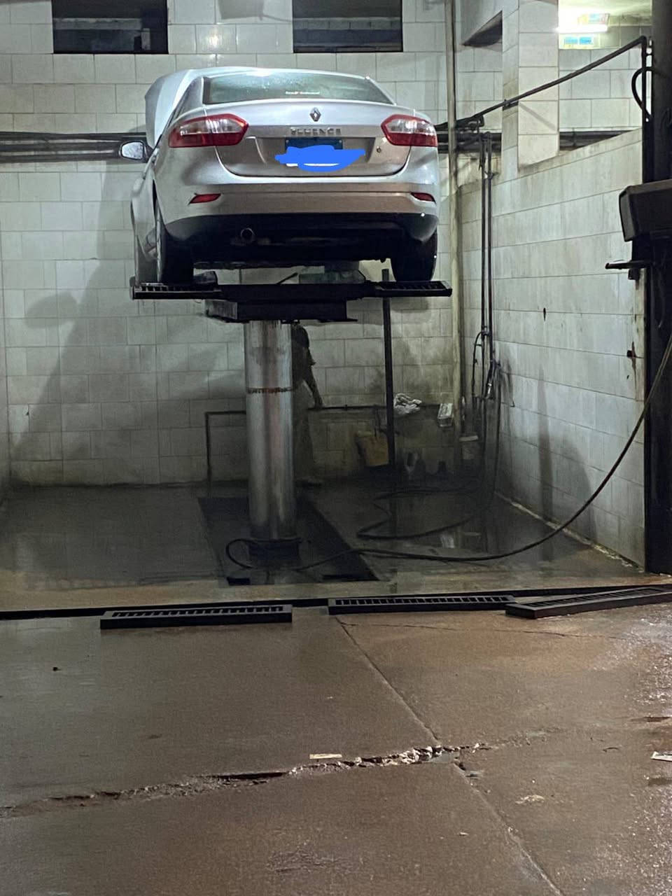 للبيع سيارة رينو فلونس موديل ٢٠١٤ وارد الخليج حالة فوق الممتازة اللون فضي ميتالك مرفوعة ٦ سنوات عداد ٩٨٠٠٠ فابريكة من الداخل والخارج


**إذا كنت صاحب هذا الإعلان وتريد حذفه لأي سبب، رجاءا أرسل رسالة إلى الدعم الفني**