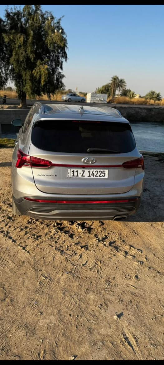 سنتافي  للبيع موديل ٢٣ المرغوب محرك ٢٥٠٠ اربعه سرندر  ٥ راكب الحادث بس حافه البنيد ماشيه ٤٩ ميل واسط العزيزيه  موبايل  ***********
