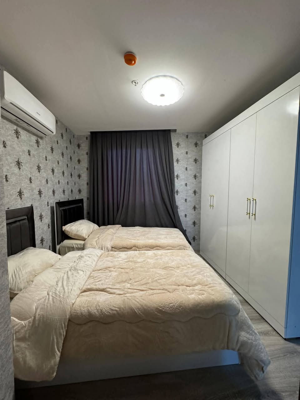 غرفتین و صالة مؤثثة للایجار 
مساحة 116 متر 
طابق 16 ، واجهة خارجیة 
اثاث نظیف
مجمع سكنی لایف تاورز 
السعر / $600 , مقدمة ثلاث اشهر

***********
#عقارات #اربيل #عقارات #موصل #عقارات #انبار #عقارات #البصرة #عقارات #كركوك #عقارات #ديالي #عقارات #فلوجة #عقارات #تكريت #عقارات #سامرا #هفالان #فرمانبران #لاوان_ستي #كلوبال_ستي #حي_قربو #اشتي_فيلج
