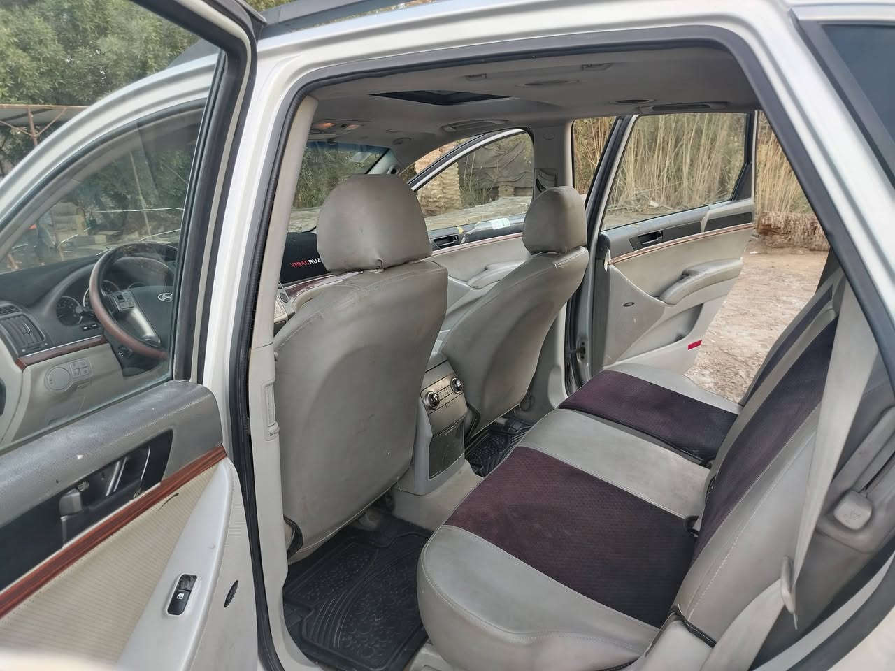 السلام عليكم هونداي فيرا كروز ٧ راكب  موديل 2008 بأسمي تحويل مباشر محرك كير حداديه  خير من الله تايرات ياباني تبريد ثلج بيها بيها رشات صبغ بالصفحه اليمنه اثر شخوط بدون حادث مواصفات كلش حلوه كشنات وجنطة كهربائية *********** واتساب
