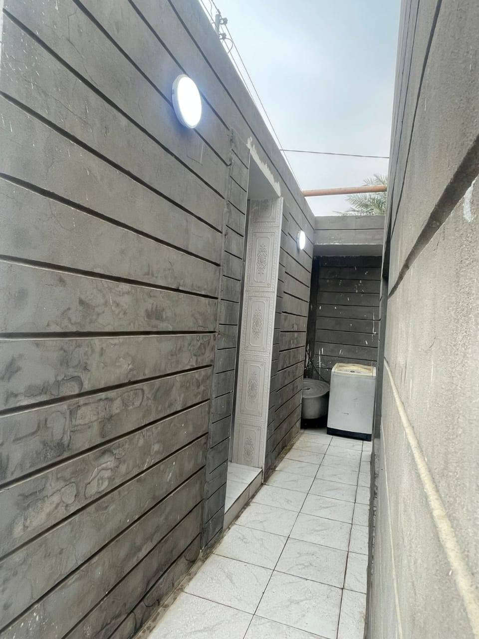 🌹.     السلام عليكم.    🌹

#بيع___مستعجل____بيع___مستعجل 

 🏠     #دار__للبيع   🏠

🌄🌅 #فضلا_وليس_أمرا_تابع_الصفحة_ليصلك_كل_جديد

🌐#الموقع : #موقع_راقي_جدا

🟥🟥#الدلالية____بذمة__الطرفين

#الهاشمية ⬅️ قريب جدا على شارع الهاشمية الحمزة ⬅️

🟩 التفاصيل 🔻🔻

🟦النوع : #طابو__صرف

🟦المساحة : 250 متر.

🟦البيت نظيف ومرتب. 

🌌 البناء : طابوق ⬅️ والسقف صب كونكريت.

🌌 جميع الخدمات متوفرة 

⬅️⬅️التفاصيل   :👇

🌌🏞️ البيت متكون من طابقين 

♓♒. الطابق الاول يحتوي على  :

🌌 غرفة نوم عدد(2)

🌌 استقبال.

🌌 صالة

🟥 مطبخ

🚾كراج سيارة. 

🚾مجمع صحيات داخلية .

🚾 مجمع صحيات خارجية.

♓♓الطابق الثاني يحتوي على :

🌠غرفة نوم عدد ( 2 ).

🌠صالة.

🌠مطبخ.

🌠صحيات.

🟥#لانسمح_بنسخ_المنشور
👇👇
🔚🔚 السعر  ؛ اكتب تم⬅️ ويجيبك السعر على الخاص و بخدمتكم. 
👇👇👇

للاستفسار اكثر يرجى زيارة مكتب دلالية الرياحين للعقار   

#الكائن الحمزة الغربي ⬅️حي العسكري على الشارع الرئيسي قرب مكتب الأخوين للانترنيت مقابيل المدارس. 
                         
                 أو 

  ☎️ الاتصال على الارقام الموجودة 

                         ***********. ☎️ واتساب 

                        ***********.  ☎️ واتساب 

                       ***********.  ☎️ واتساب 

☎️🌌للأعلان والترويج عن عقاراتكم يرجى مراسلة الصفحة أو مراسلة خدمة الزبائن واتساب. ***********☎️
