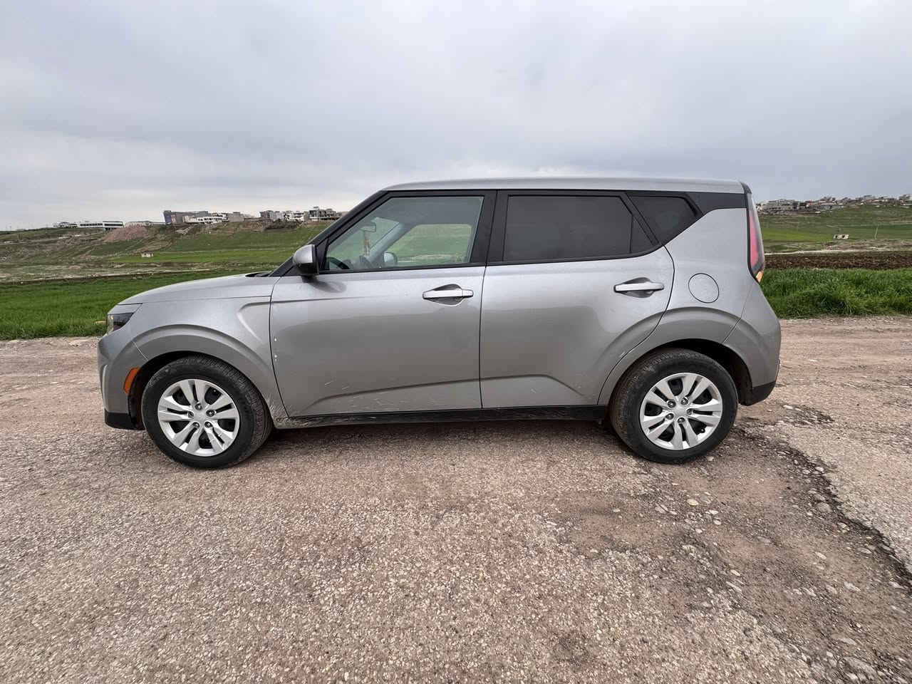 للبيع كيا سول موديل 2023
لحالة: جيدة جداً
 • الممشى: 29 ألف ميل
 • الصبغ: بيها قطعتين (بولدن + جام لغ)
 • السيارة نظيفة وجاهزة للاستخدام

السعر:132 وبي مجال بسيط
الموقع: الموضل
للاستفسار: ***********
صوره الحادث ماله اول تعليق 
رقم الشاصي : kndj23au6p7844417
