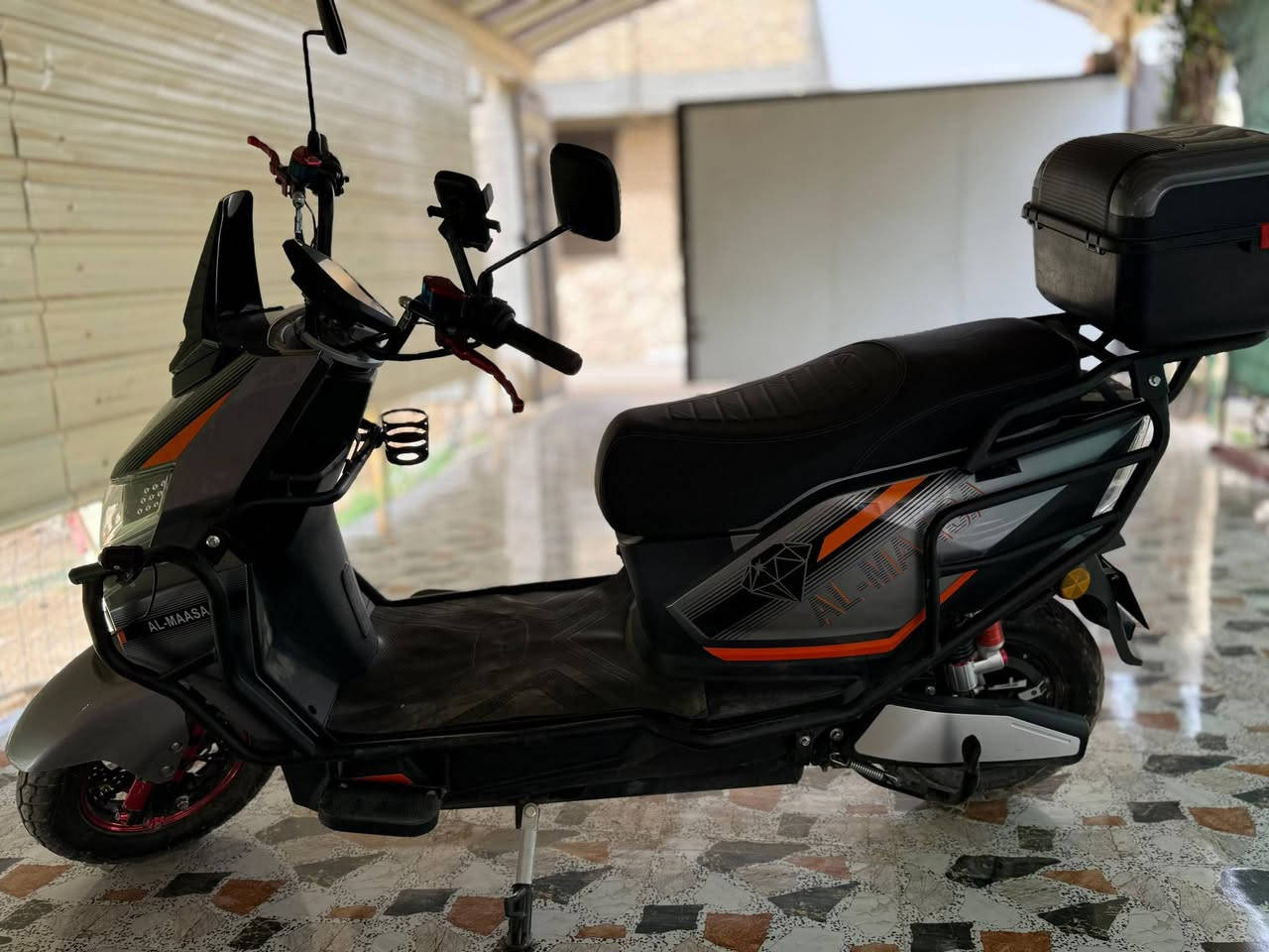 سلام عليكم  دراجه شحن ألماسه موديل 2026 دراجه جديده بمعنه كلامه بعدها عله وضع شركه 4نمر بصمات2كرتات2 سماعه بلوتوث السعر700وبيه مجال مكان رمادي سجاريه متوجد عله واتساب ***********
