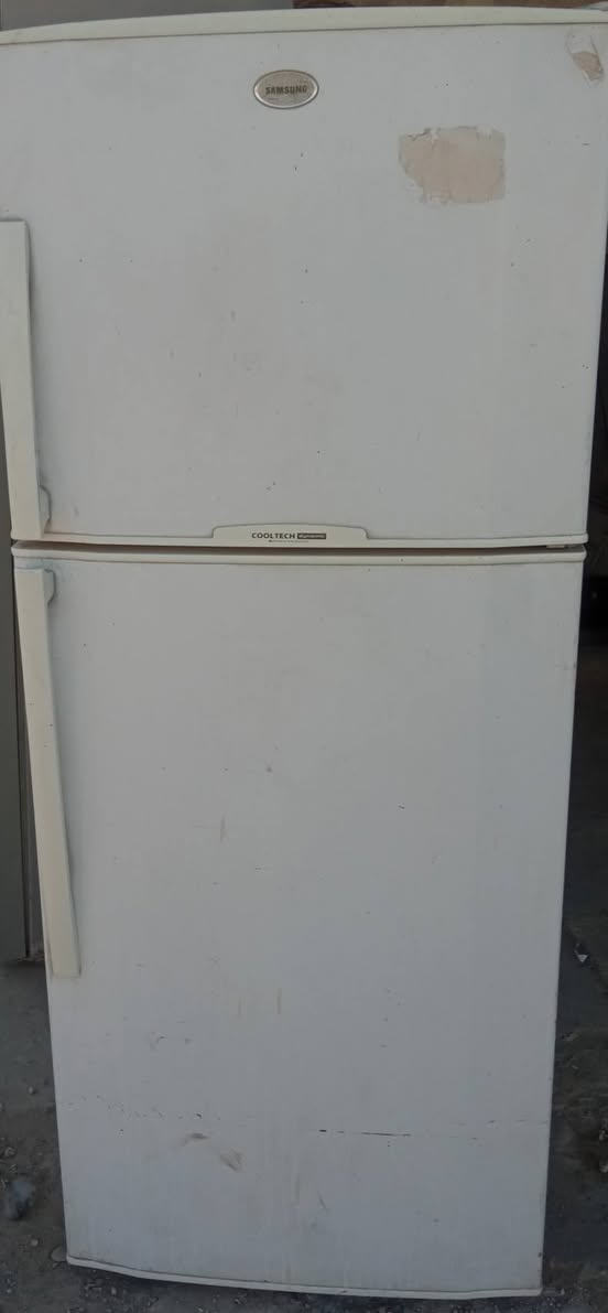 ثلاجه  سامسونج بابين   حجم كبير الثلاجه نظيفه ما داخله اي تصليح  عنوان بابل السعر. 125         ***********
