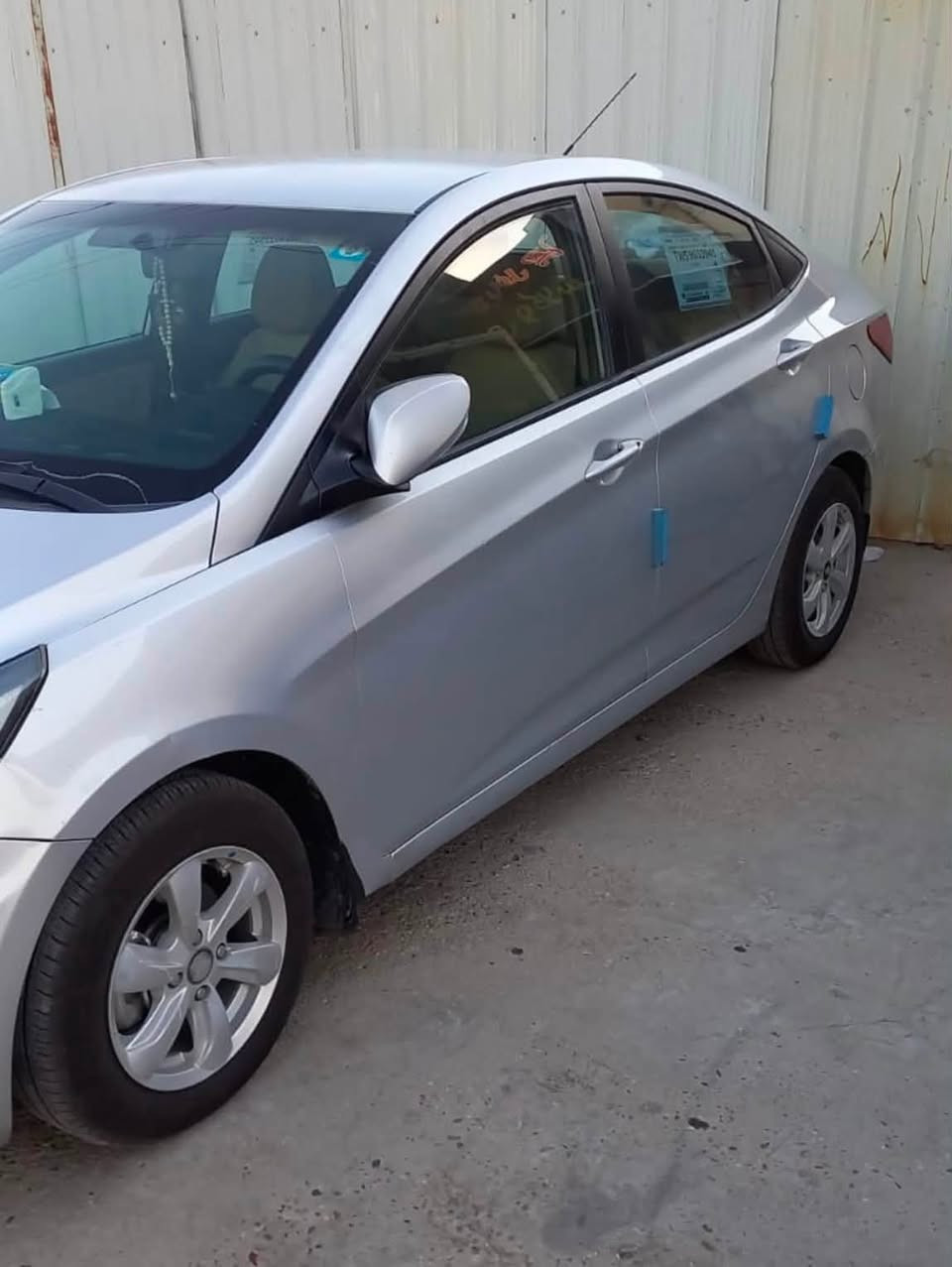 اكسنت للبيع موديل 2015ماشيه 89 الف
رقم بغداد بسمي بدون صبغ بدون ضربه 
محرك 1600 دبل قطره 
بيها بارد فقط مأشر عليهن بالصور بنيد بي بداية جراد
سياره جاهزه من كلشي تخم تاير باتري جديد صدر جديد 
كير محرك بلاد مملعوب بيهن 
مكاني بغداد السيديه 
السعر 92 ورقه بيها مجال ***********
