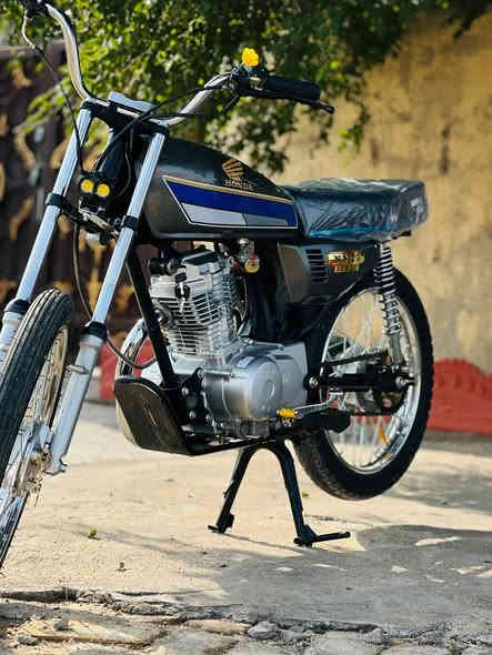 السلام عليكم للبيع بدون اوراق صار سبوع من معمرها مكينه نامه اصلي وشاصي نامه والباقي كله جديد العنوان ميسان طريق المجر قرب مطعم طواحين الهوى السعر 775 وبيها مجال الي مو شراي لا يتعبني وياه رقميي للأستفسار *********** واتساب موجود
