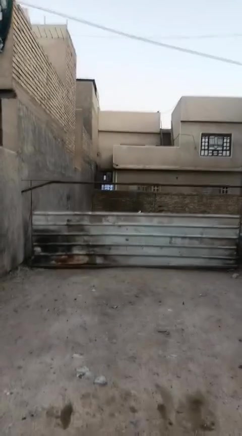 مكتب بهاء الطائي للعقار 
سلام عليكم اللهم صل على محمد وآل محمد 
قطعه ارض طابو صرف بكفائات السيديه خلف كليه السلام مساحه 100متر واجه 5ونزال 20 متر 
رقم العقار 66/2/1 البحث العلمي 
السعر المطلوب 127 مليون قابل للتفاوض 
للاستفسار الاتصال(***********) وتساب موجود ملاحظة القطعه طابوصرف
