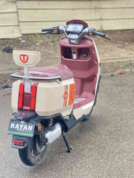 ‏السلام عليكم دراجة ريان كهربائية ‏أعطيك الدراجة شرط ‏ست بطاريات السرعة 80 الدراجة صارلي 18 يوم لمن جبتها جديدة والدرجه  أحلى من الصورة والنظافة مبينة 
موقع موصل حي النور 📍
الرقم والاستفسار *********** اسيا ***********
السعر 1100وبي مجال شي بصيط
