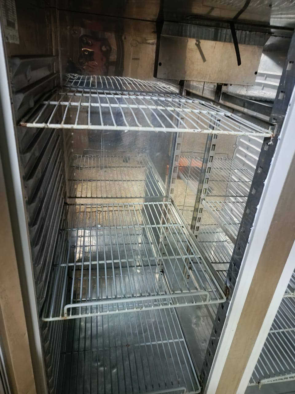 براد  نضيف   للبيع سعر 700 الف 
للاستفسار ‏‪0788 480 1476‬‏
