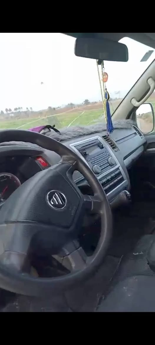 سياره للبيع فتون سي تو عاليه موديل 17باسمي سنويه لغا ية 28العنوان واسط لاستفسار موبايل ***********
