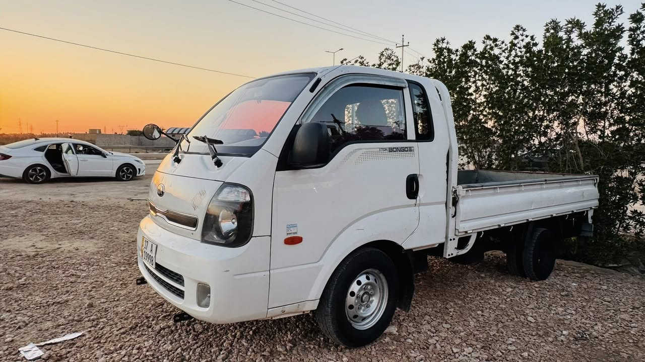 السلام عليكم كيه حمل للبيع موديل 2016 رقم مثنى مكينه مسكر مجول كير مكينه حداديه شواصي كفاله تخم تاير تبريد شغال حادثها الغد الايمن تبديل باب فقط نفس اللون السعر 107 
مكان السياره الرميثه ***********
