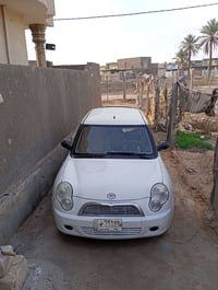 ليفان 320سياره نضيفه ماشيه ٨٠الف 2011بيهه ضربات بسيطه تحويل ثاني يوم ا...