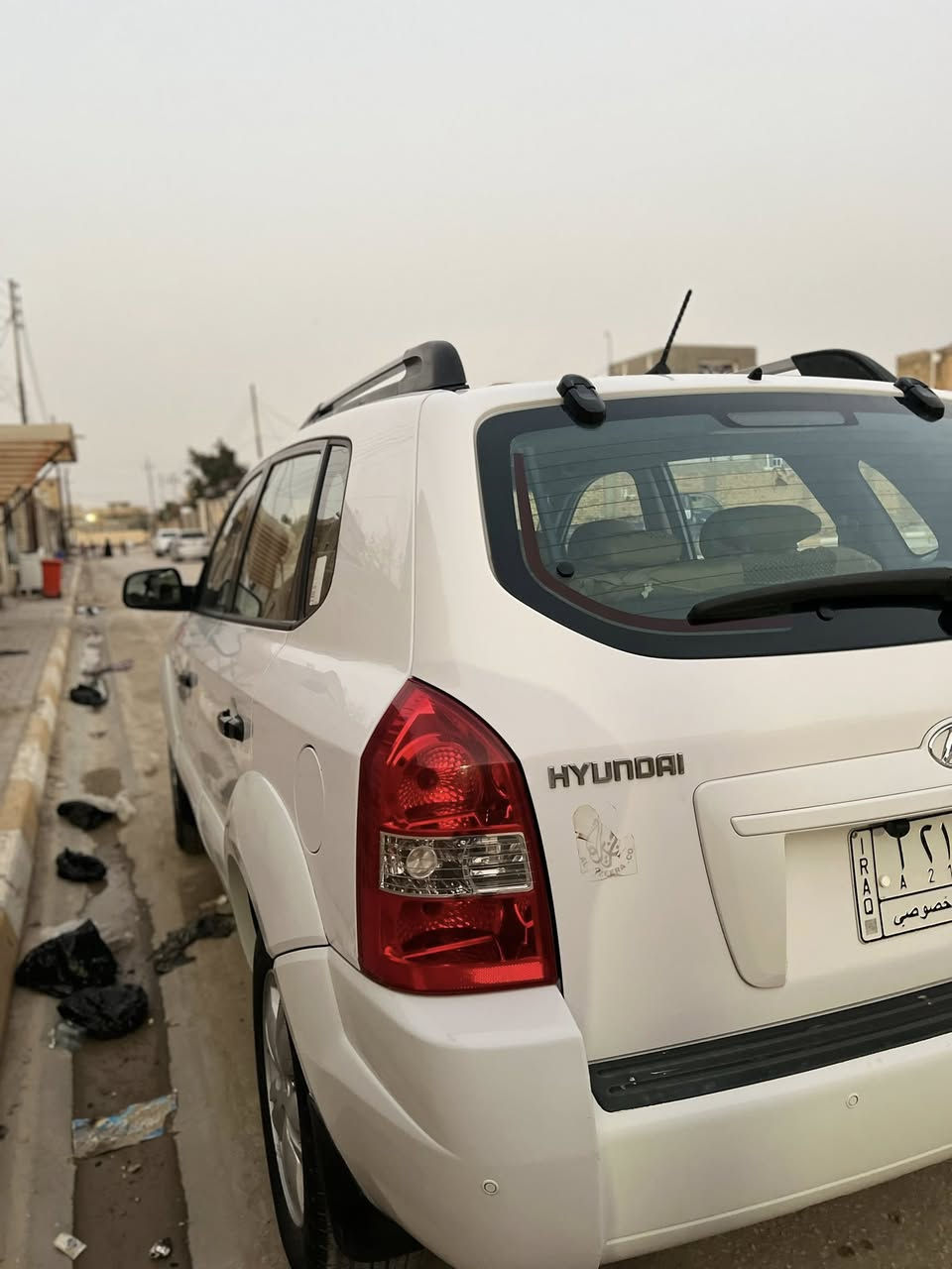 السلام عليكم
توسان 2010 خليجي بيها صبغ قليل بالجاملغ الإمام بدون فتح بدون ضربه بدون معجون الباقي مكفول سيارة جديدة وحلوه وجاهزه وكل نواقص مابيها 
***********
