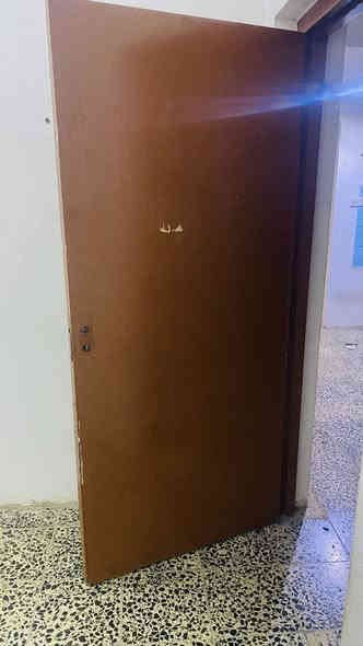 ابواب للبيع بحالة جيدة عدد الابواب 8 قيم واشتري بسعر مناسب ***********
