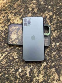 آيفون 11  البطاريه 76 الجهاز نضيف ما مفتوح فقط مراوس بايفون 12 /13 رقم...