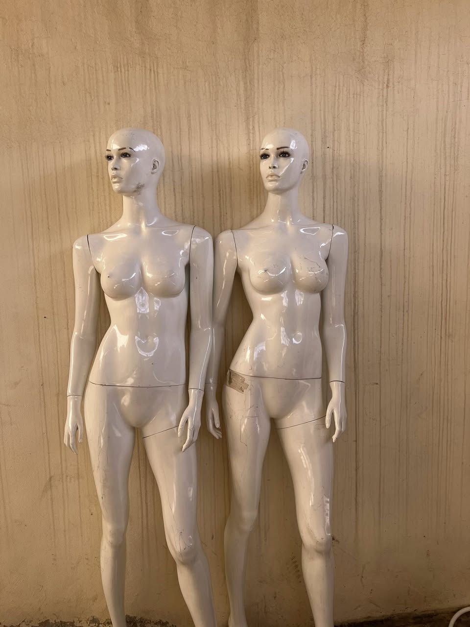 مليكانات نسائي عدد ٢ القطع انضاف مكاني موصل للتواصل (***********)
